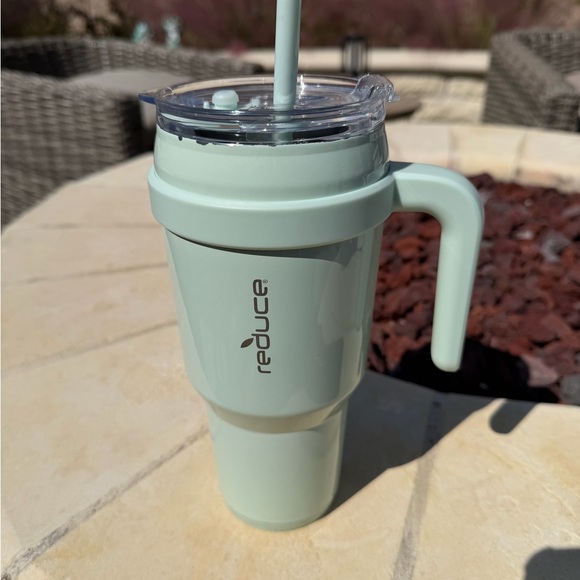 Reduce Mint Green Insulated Tumbler with Handle  40 oz - dishwasher safe- - Picture 2 of 6